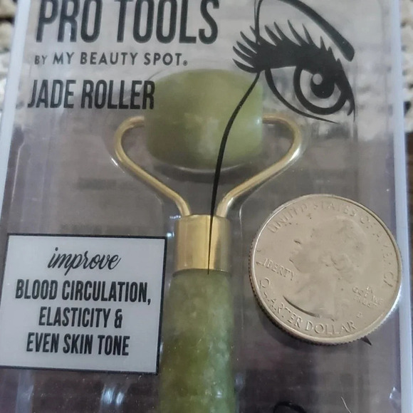 Authenic Jade Face Rollar for Tightening Skin - Picture 7 of 7